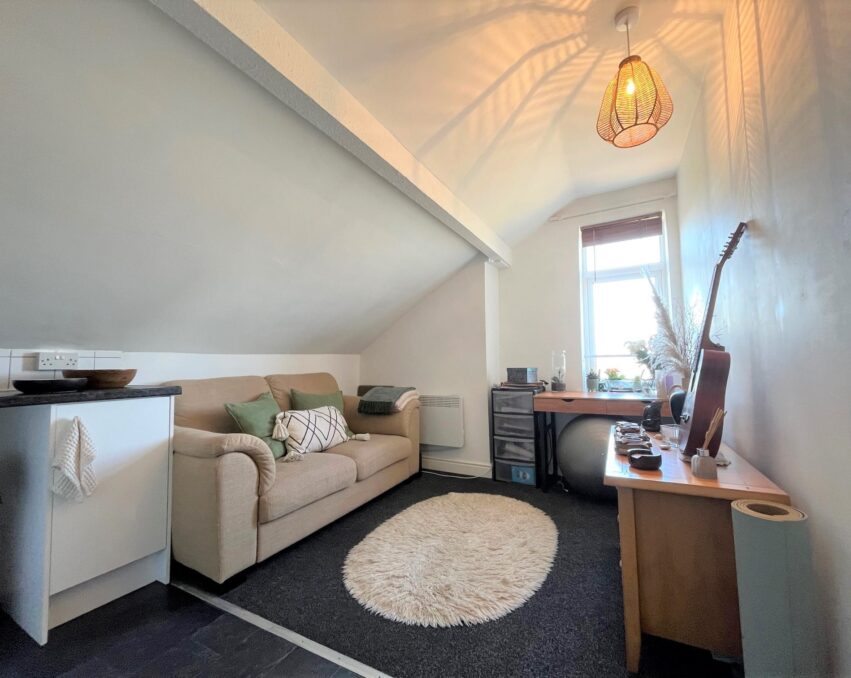 Livingroom1 F422NV
